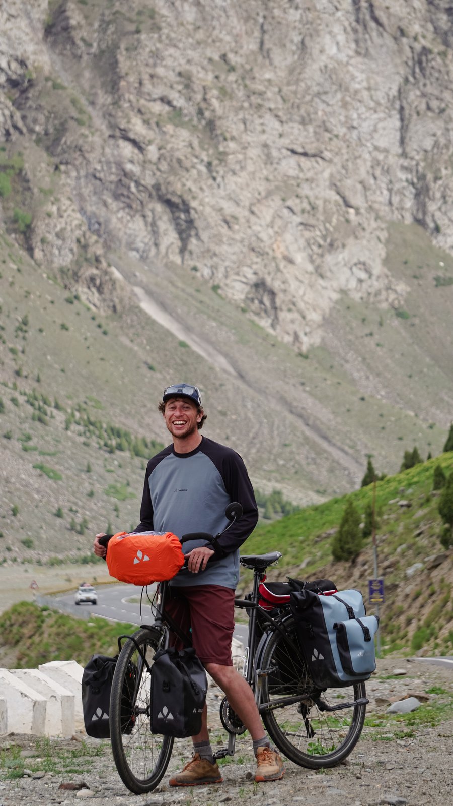 François Marques, sur la route à vélo dans le Ladakh
